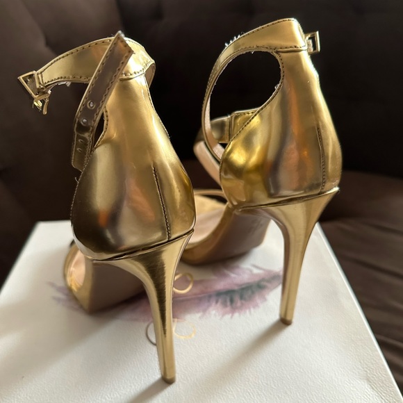 Jessica Simpson Metallic Gold Stilettos - Picture 3 of 4